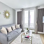 Comfortable Family Flat In Paris