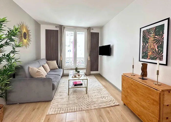 Comfortable Family Flat In Paris